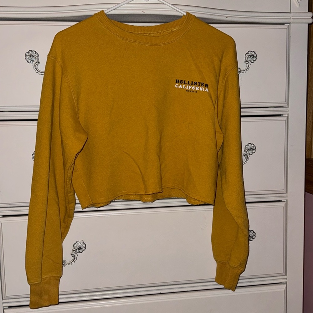 Hollister mustard yellow cropped sweatshirt